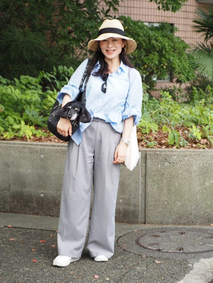 【1週間スナップ】50代は何色を選ぶ？ おしゃれさんに学ぶ、夏のカラーコーデ7選