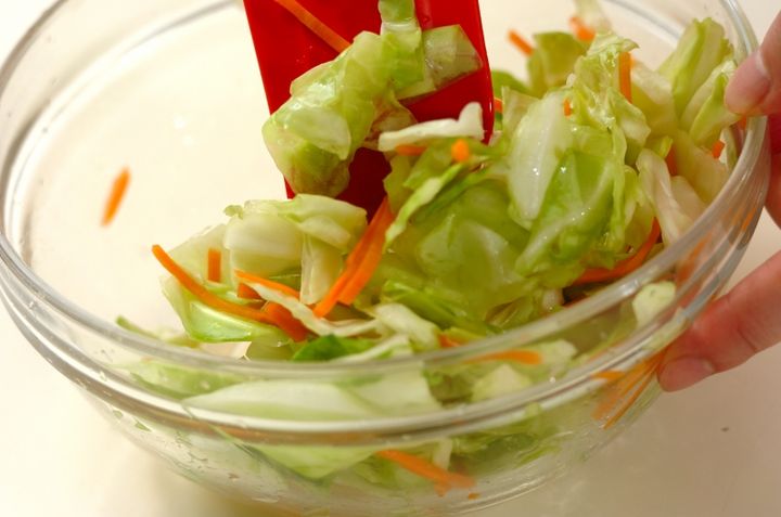 キャベツの甘酢和えの作り方1