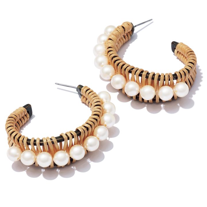 ADER.BIJOUXのラタン×パールのピアス