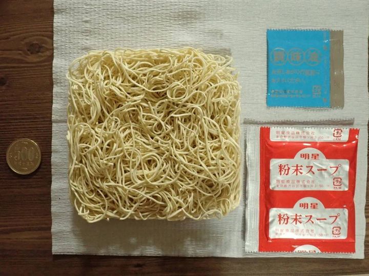 DAISO(ダイソー)：明星 チャルメラ バリカタ麺 豚骨 82g