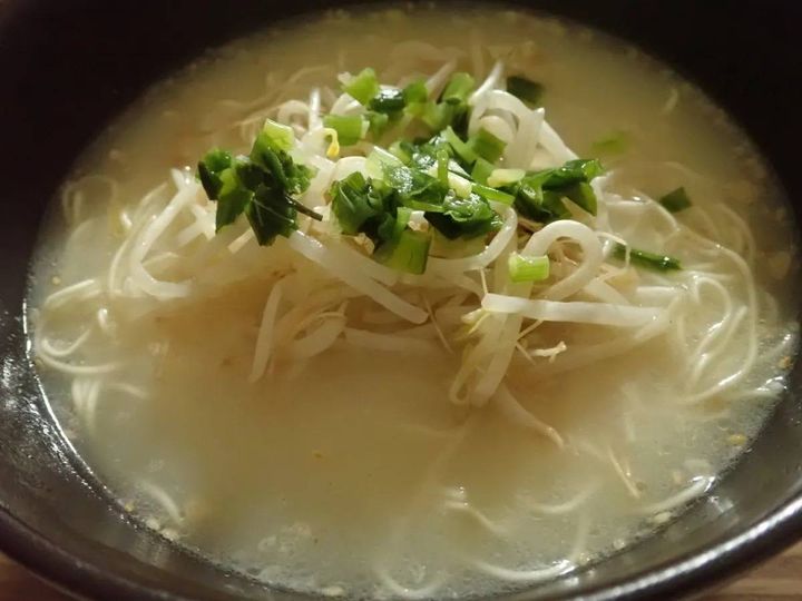DAISO(ダイソー)：明星 チャルメラ バリカタ麺 豚骨 82g