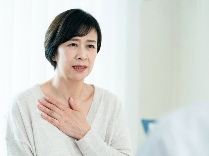 診察室に入った瞬間、緊張してしまって「いつから症状が出たか」「どこがどう痛むのか」をうまく伝えられず、後から「言い忘れた……」と後悔したことはありませんか？ そんなあなたに医者が本当に知りたい4つのポイントをご紹介。※サムネイル画像：PIXTA