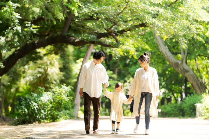 日没後はランタンで暮らして電気代を削減……驚きの方法で月3万円を浮かす世帯年収760万・32歳男性が悩むプレッシャー