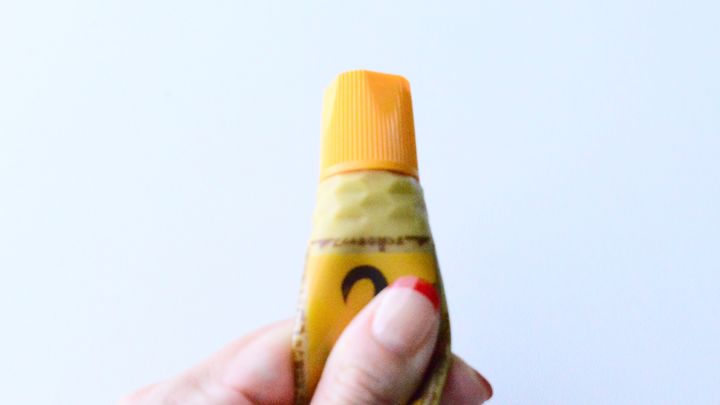 残り少ないチューブに挟むだけ！キャンドゥの「ダブルクリップ」で作る簡単チューブ絞り
