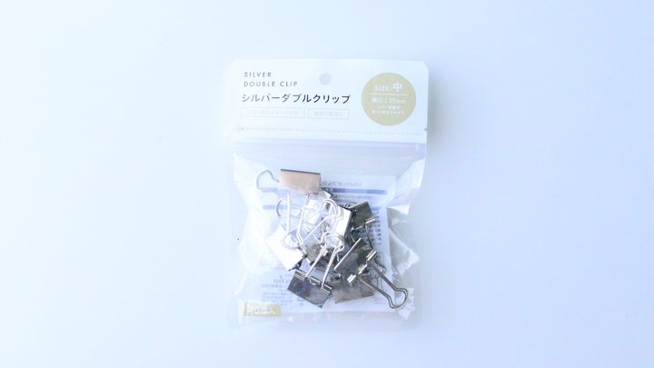 残り少ないチューブに挟むだけ！キャンドゥの「ダブルクリップ」で作る簡単チューブ絞り
