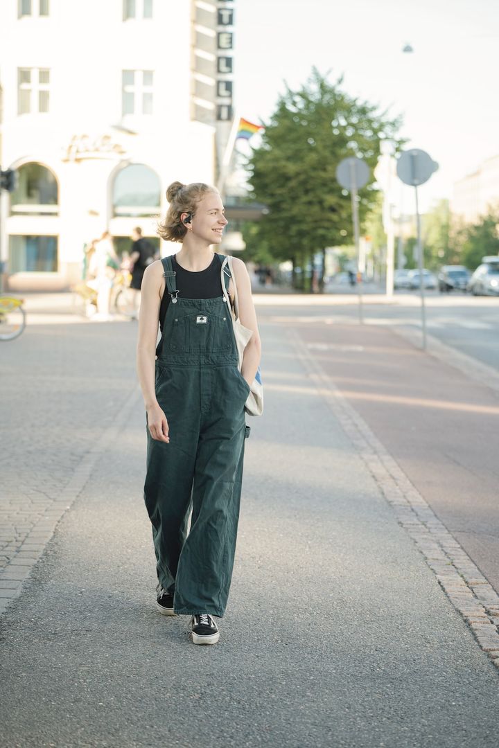 夏らしい装いはヘアスタイルもアップにして、トータルコーデを意識して【番外編：フィンランド】