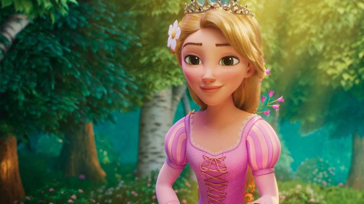 花の咲く森でほほ笑むラプンツェル