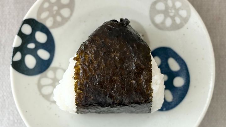 濃厚な味わいが贅沢！【ファミマ】人気店監修のおむすびがおいしすぎる