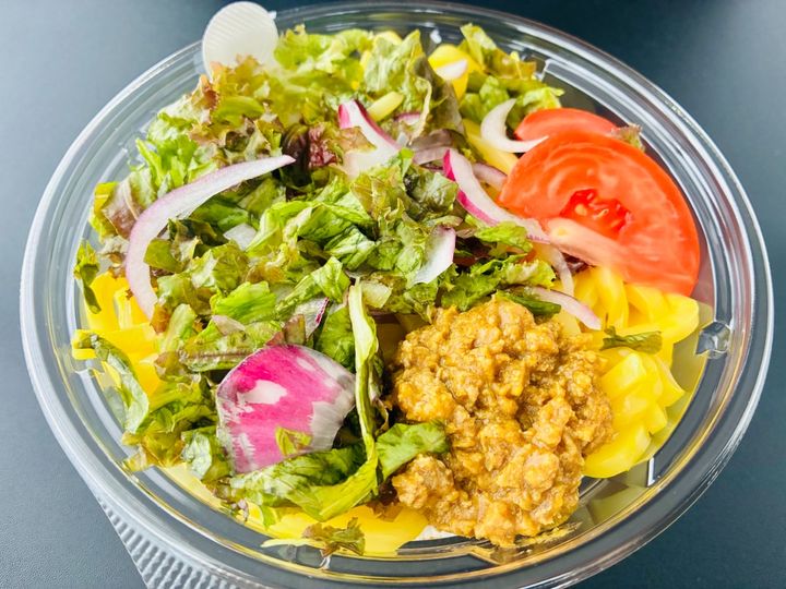 「めっちゃウマかったぞ！」「お野菜多めでよき！」【セブン】「スパイス香る冷かけカレーうどん 豆乳仕立て」