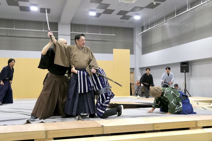 舞台『リア王』公開稽古の様子 クランクイン！ width=