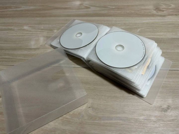 DAISO(ダイソー)：CD・DVDホルダー36ポケット