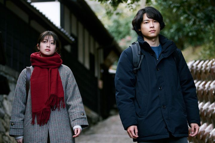 映画『白鳥とコウモリ』場面写真 （C）2026「白鳥とコウモリ」製作委員会 width=