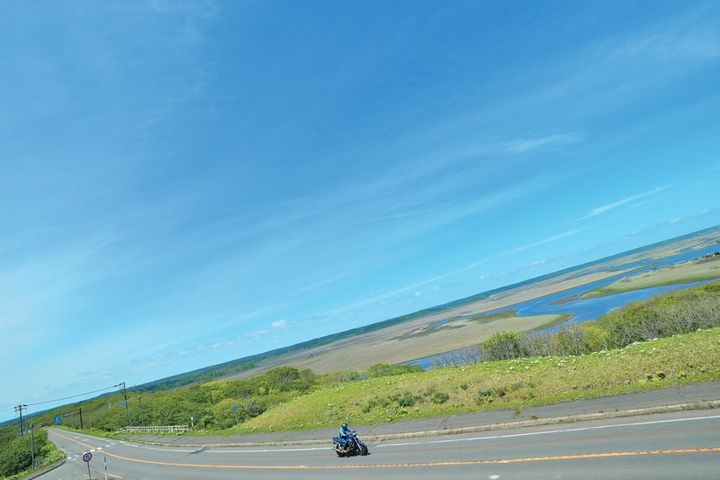 【夏の至高10選】ヘルメットの中で叫ぶ冒険へ！編集長が選び抜いた「原点を揺さぶる絶景ルート」