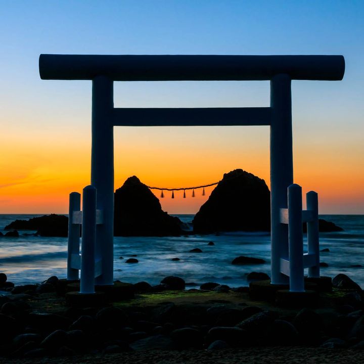 鳥居と夕日