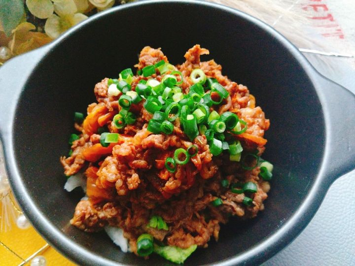夏にガッツリ食べてスタミナ！牛キムチ