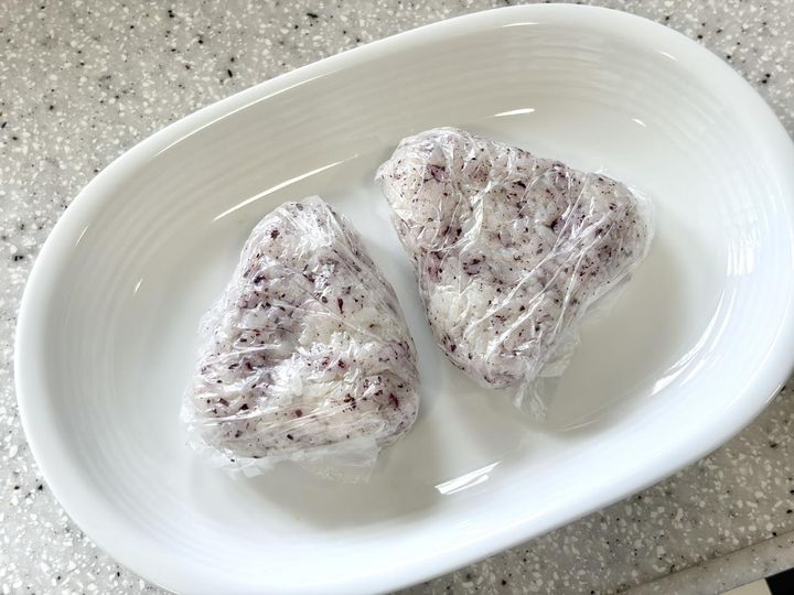 画像8: 洗い物ゼロ！ おにぎりの作り方
