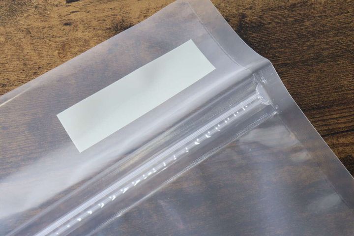 「つけ置き洗いバッグ」上部の油性ペンで書き込み可能な白い記入欄