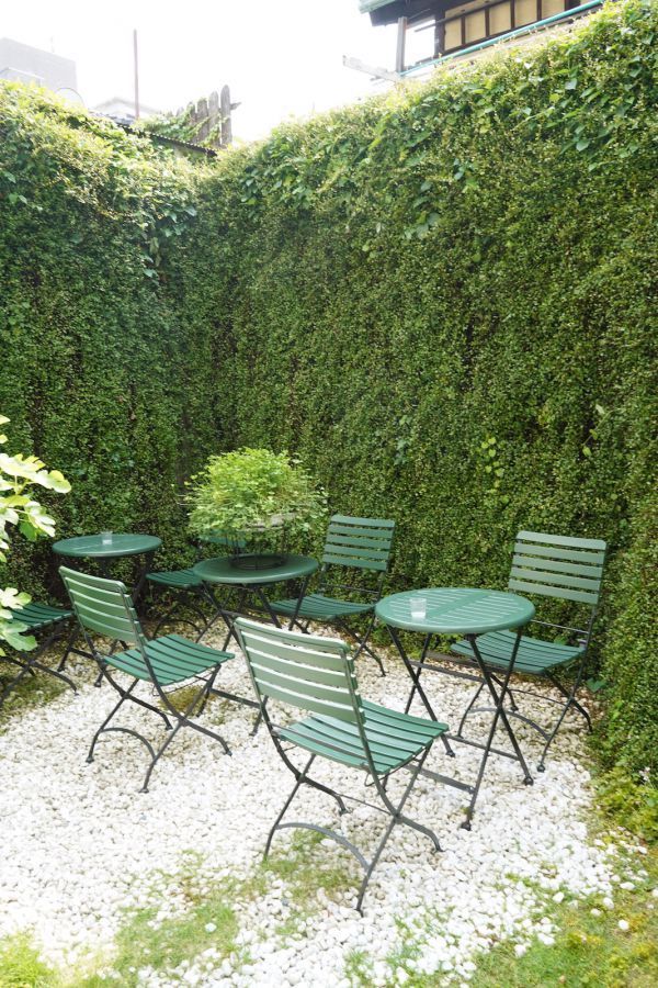 中庭のテラス席