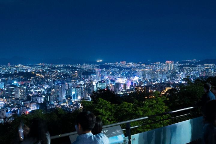 夜には輝くソウルの景色を楽しめる