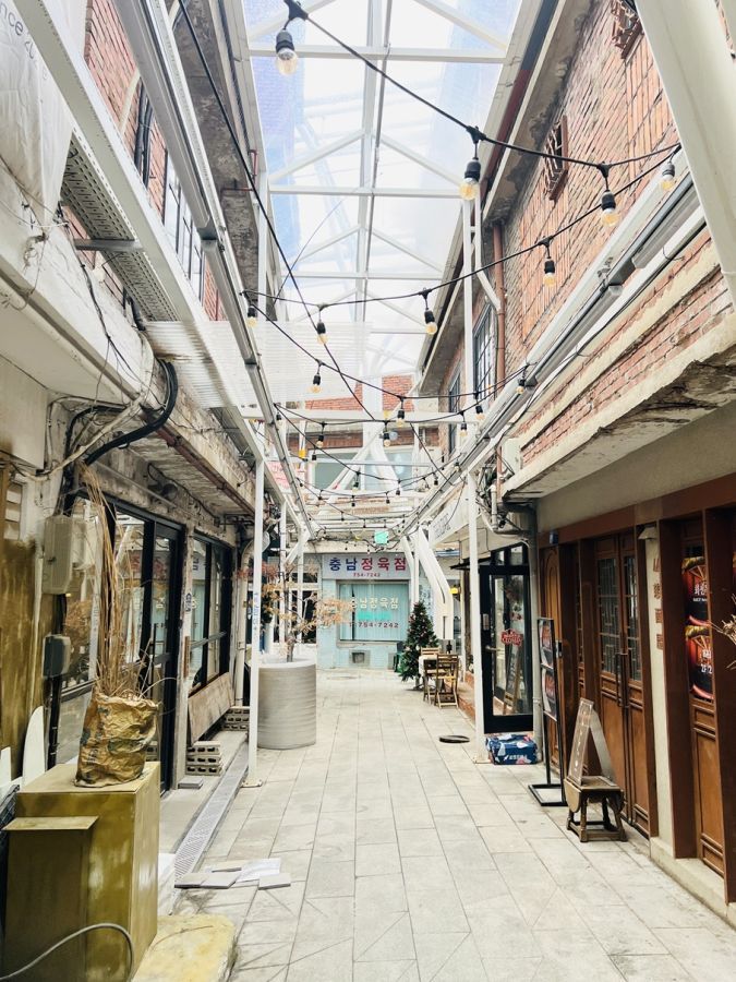 路地にも穴場のショップがあり、街歩きが楽しいエリア
