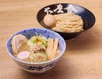 【愛知県名古屋市】JR名古屋駅1番線に『六厘舎』が期間限定オープン！線路上の空間で楽しむ濃厚つけめん