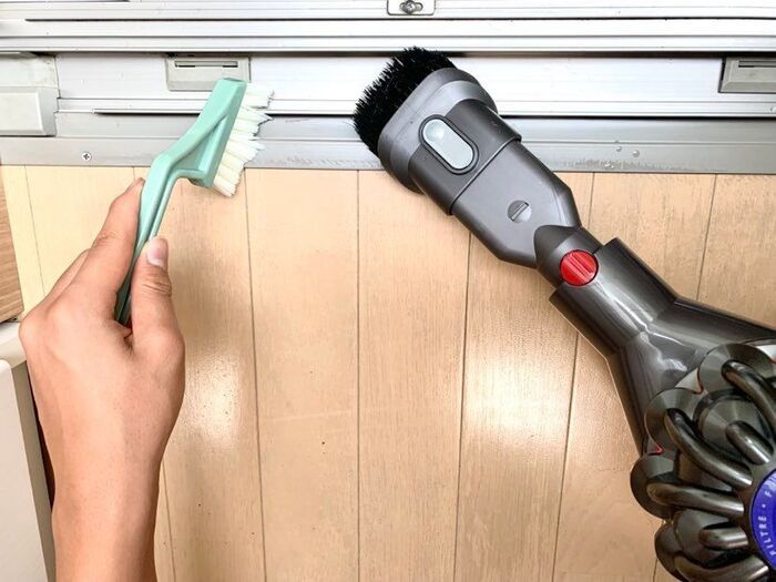 【プロが伝授】網戸掃除の面倒くさくない方法！家にあるグッズでたった2ステップでできますよ♪