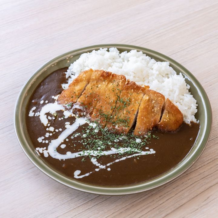 大きなトンカツをのせた九州大地の恵みトンカツカレー