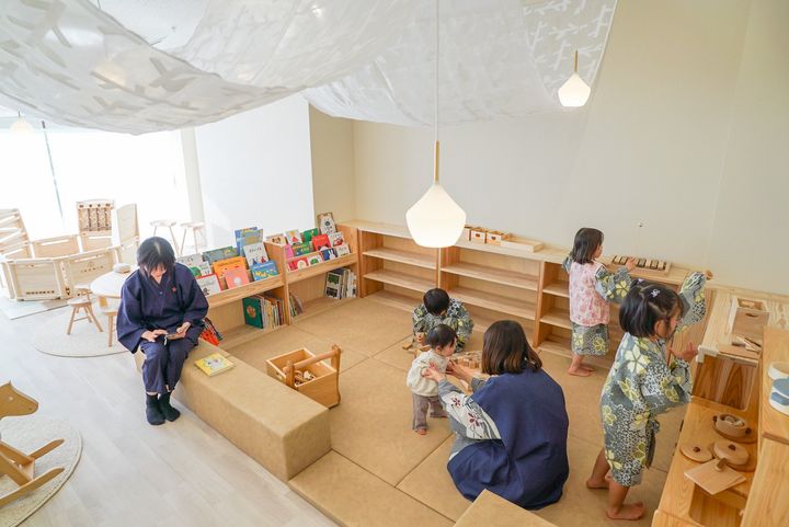 キッズスペースで遊ぶ子どもたち