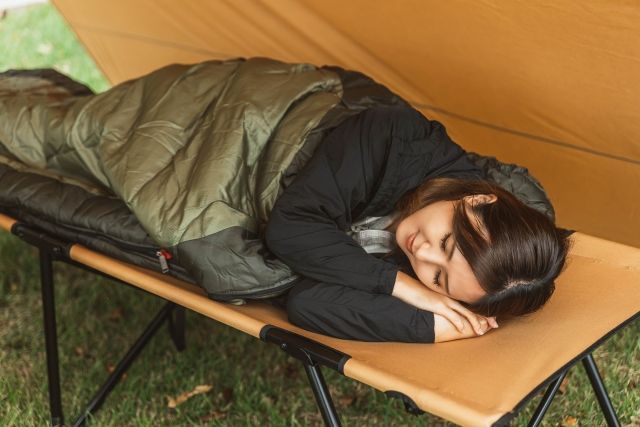 キャンプで快眠したい！ 体が痛くなりにくい寝具選びのコツ