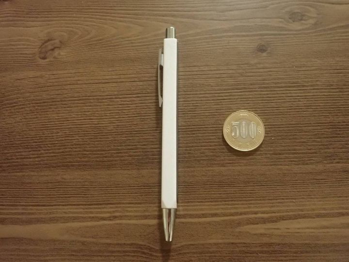 ダイソー：マグネット付きボールペン