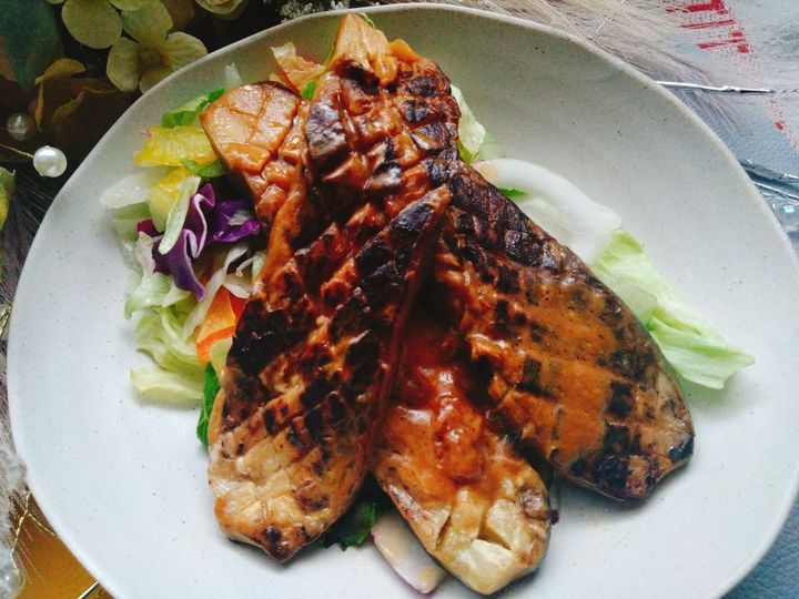 焼くだけで旬のなすが絶品の主役に！なすのオイスターマヨステーキ