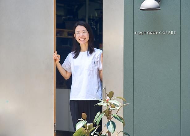 店主の山崎恵美さん。豆の生産者についての深い話が聞けるのも魅力