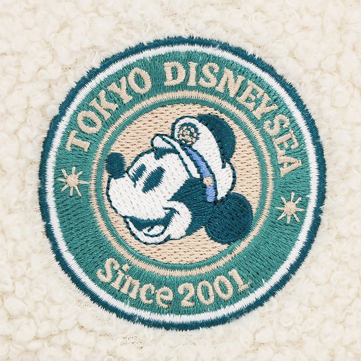 ミッキーマウスの刺繍ワッペンを拡大したところ