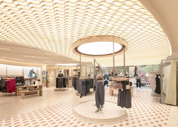 【東京都渋谷区】カナダ発アスレティックウェアブランド「lululemon」が、原宿にグローバル旗艦店OPEN
