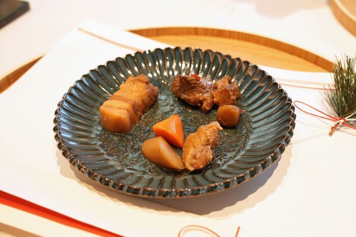 「おせち、食べなくてもいいかな」と思っていたけれど…。石井食品の発表会で知った〈おせちを食べる本当の意味〉にハッとした