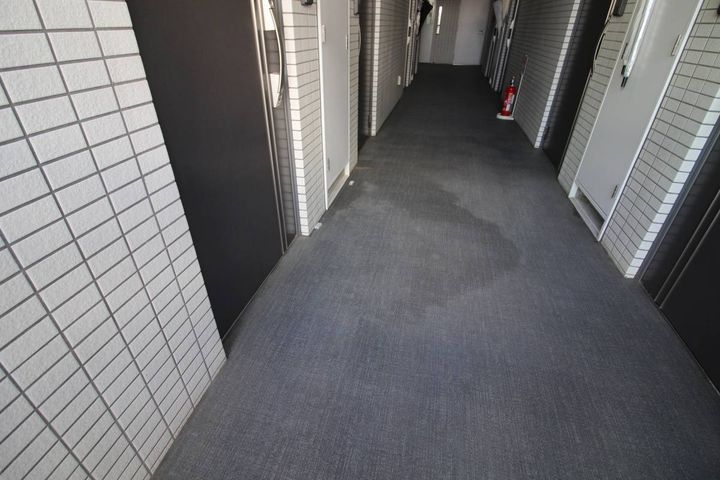 アパートの廊下