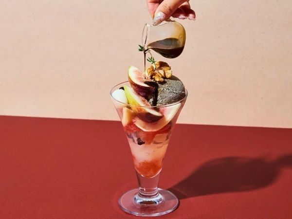 【東京都新宿区・神奈川県川崎市】旬のイチジク×ほうじ茶！「フタバフルーツパーラー」に秋季限定パフェ＆あんみつ登場