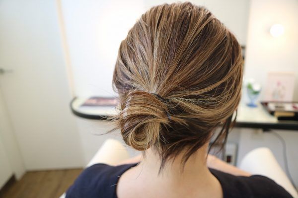 「襟足すっきり」お団子ヘアアレンジ