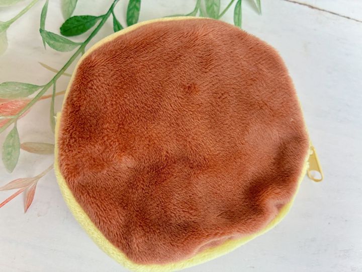 【セリア】可愛すぎる食パンとパンケーキのファスナーポーチ