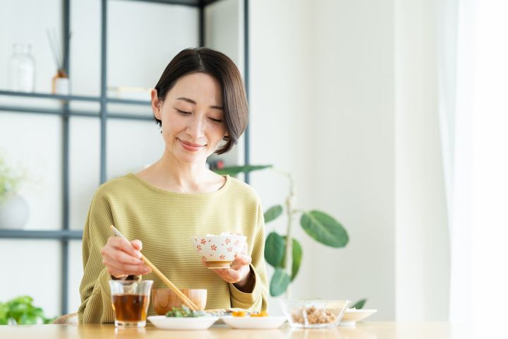 睡眠の質を高めるため、朝食時に食べるべきものとは？（画像はイメージ）