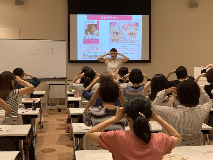 目の前のお客様と向き合ってきた経験を語る垣内綾子さん