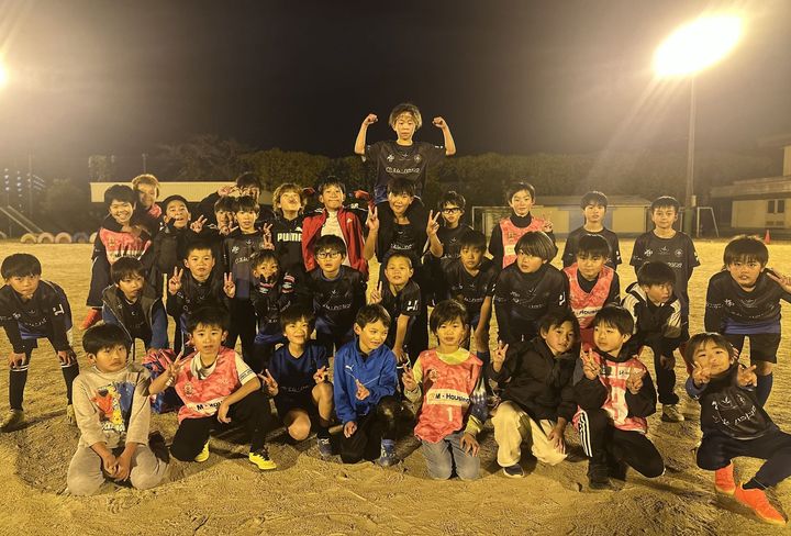 「KASUGAOKA football academy」のサッカーチーム集合写真