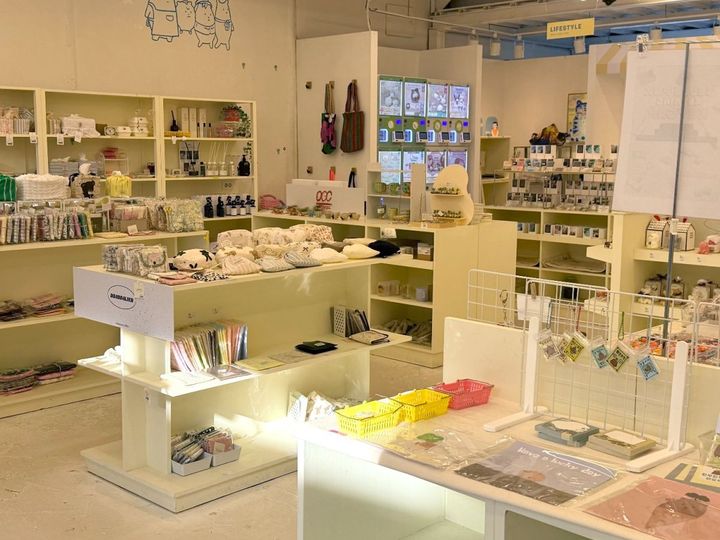 ワンフロアの広々店内／提供：イエロームーン