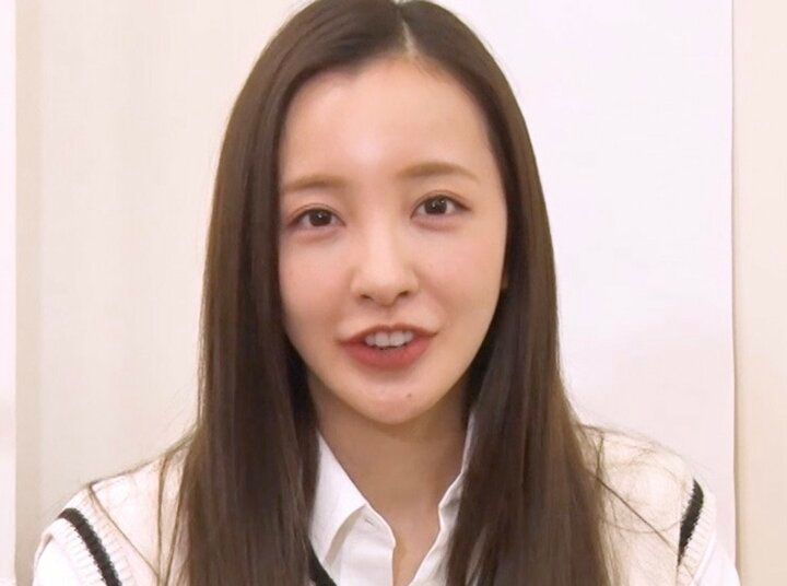 板野友美、前田敦子との関係性を明かす