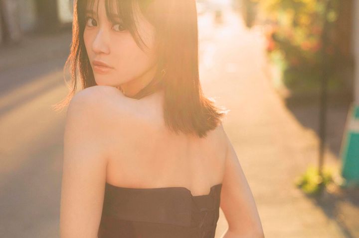 STU48中村舞の2nd写真集『舞風』（宝島社）より