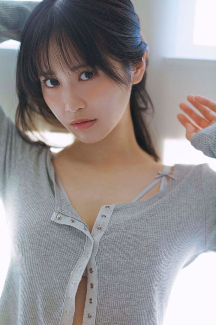 STU48中村舞の2nd写真集『舞風』（宝島社）より