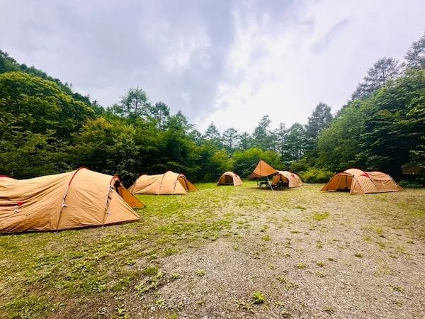 【長野県北相木村】アウトドアリゾート「長者の森」、滝壺や渓流などの涼スポットが人気！秋は星空観賞会も