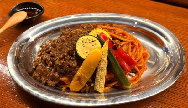 【東京都中央区】「銀座てらやま」のランチメニューに「キーマカレーナポリタン」登場！和洋折衷の一皿