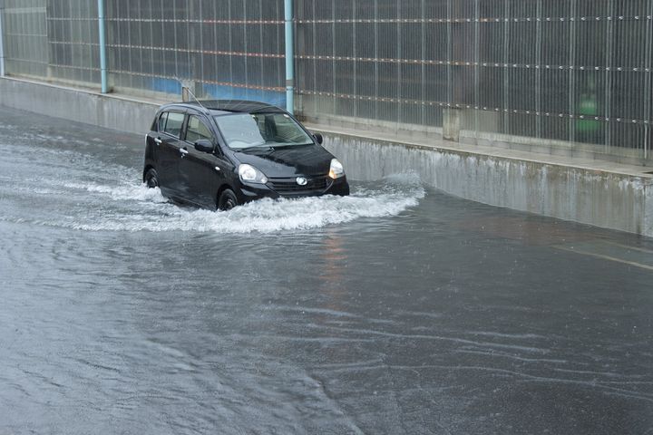 もし車が水没したらどうする？（画像はイメージ）