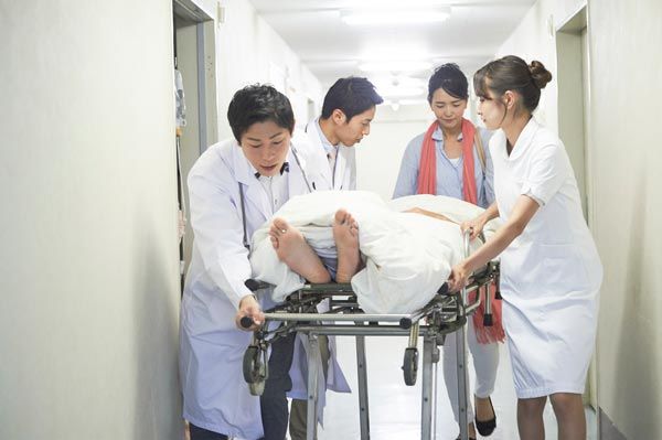 ようやく受け入れ病院に搬送、朦朧とする意識の中で